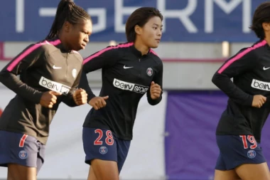 UDARALI JE PEGLOM PO NOGAMA: Platila je da joj OTMU saigračicu zbog mesta u timu, a sada je DOLIJALA!