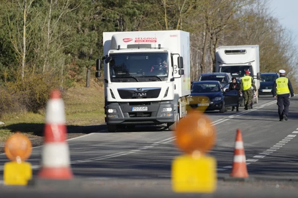 RAMPA ZA SRBE NA GRANICI UKRAJINE I RUMUNIJE! Kamiondžije zarobljene, ne mogu dalje! DRAMA TRAJE