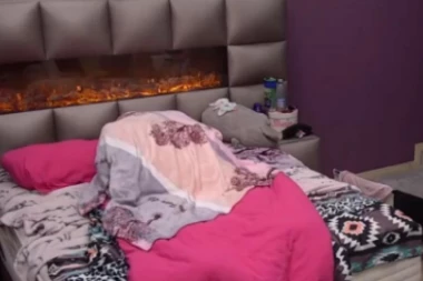 POPUSTILE KOČNICE: Dalila i Car se TOTALNO OPUSTILI, sve BUKTI od strasti u hotelu! (VIDEO)