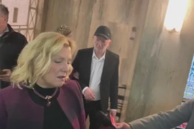 SNEŽANA ĐURIŠIĆ POTRESNIM GLASOM SE OBRATILA POKOJNOM MARINKU: Za porodicu pevača imala je SNAŽNU poruku! (VIDEO)