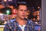 MILOŠ BIKOVIĆ ZABRINUO FANOVE: Glumac VAN SEBE, počeo da se UDARA po glavi, a ovo je razlog! (VIDEO)