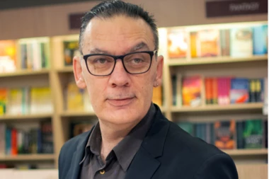 DODELJEN "ZLATNI SUNCOKRET": Igoru Marojeviću nagrada za zbirku priča "Granična stanja"