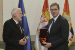 GREAT ACKNOWLEDGMENT! The high decoration of the Cross of the Supreme Leader Djordje Stratimirović was presented to the President of Serbia, Aleksandar Vučić