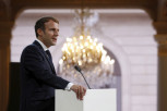 MAKRON POLOŽIO ZAKLETVU! Predsednik Francuske spomenuo situaciju u Ukrajini, da li je ovo PORUKA PUTINU?