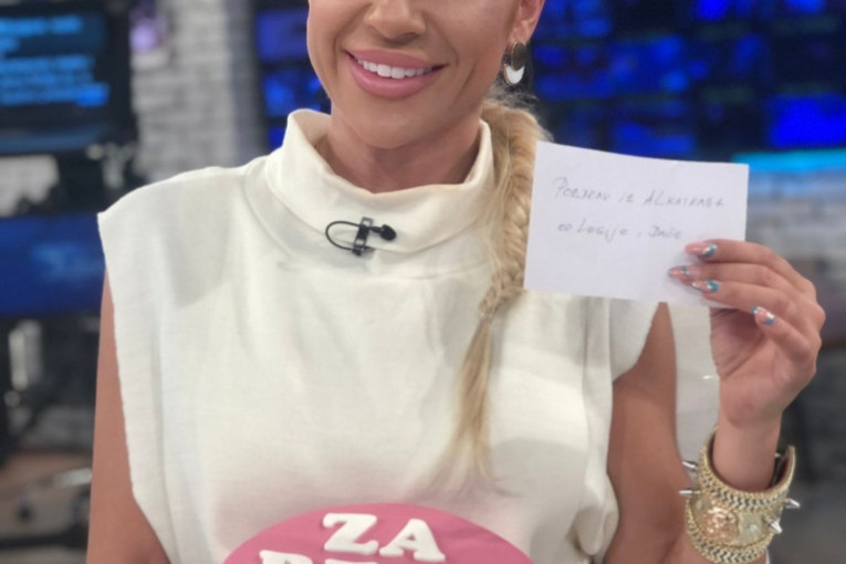 Jovana Jeremić dobila tortu