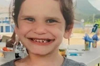 ZALEPILI JOJ TRAKU PREKO USTA I NOSA: Devojčica pronašla MRTVU sestru u KAVEZU u koji su je roditelji ZAKLJUČALI da ne bi jela noću?!