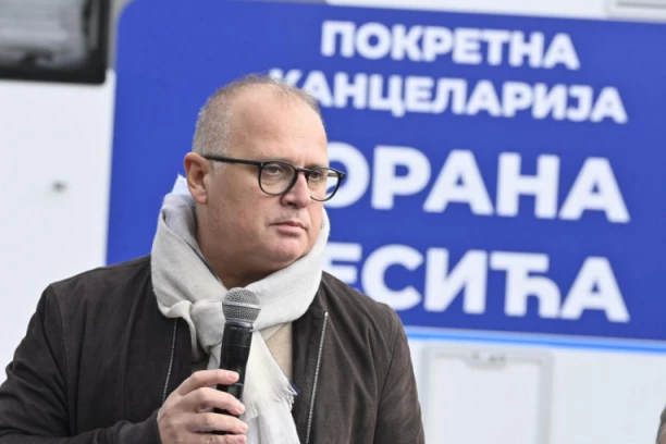 Vesić čestitao fudbalerima Srbije