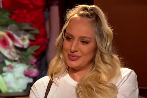 Luna Đogani ne sme da dovede majku KUĆI?! Anabela pevačici KRIŠOM kupuje POKLONE?! (FOTO)