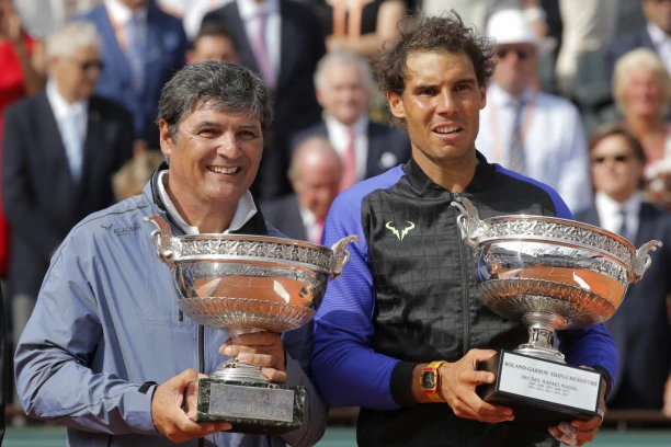 Ima li ovo smisla? Toni Nadal poručio Cicipasu pred Vimbldon: Pobedi Đokovića, NEMOJ Rafu!