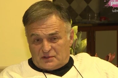 SIN BRANISLAVA LEČIĆA JE ŠMEKER NA OCA: Šuškalo se da ne pričaju, a evo kako danas on izgleda! (FOTO)