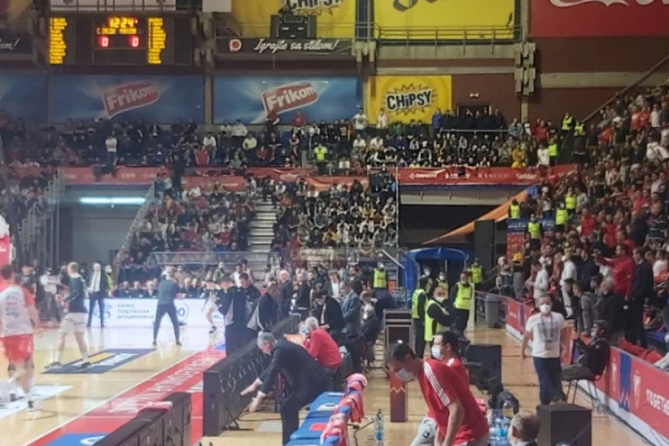 ŽELJKO OVO NIJE ZASLUŽIO: Delije BRUTALNO izvređale Obradovića, a onda... (VIDEO)