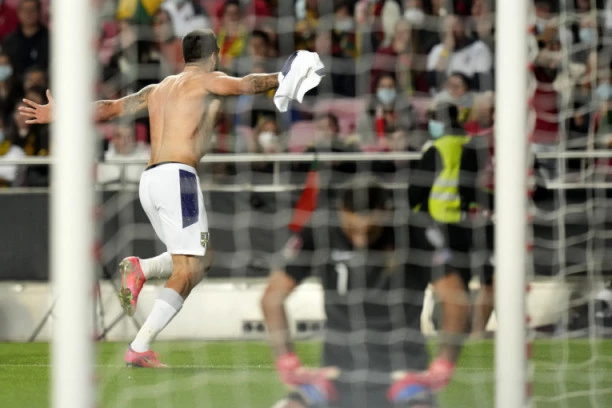 U TRANSU URLAO POSLE MITROVIĆEVOG HICA: Slovenački komentator proslavio pobedu "Orlova" kao da je Srbin! (VIDEO)