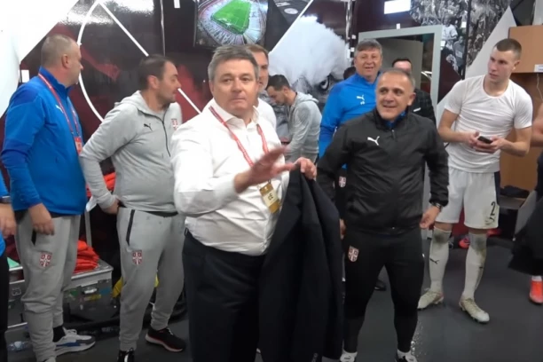 PIKSI ENTERED THE LOCKER ROOM AND SHOCKED THE PLAYERS WITH HIS SPEECH: Are you normal, what are you doing !? (VIDEO)