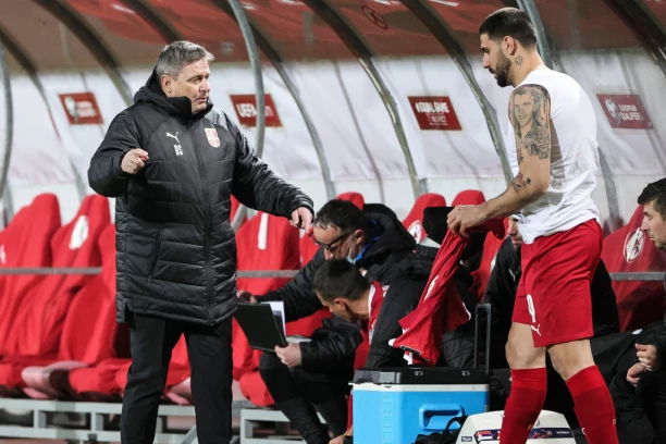 MITROVIĆ ĆE IGRATI I BEZ NOGE I GLAVE! Piksi NEMA dilemu o nastupanju napadača za SRBIJU!