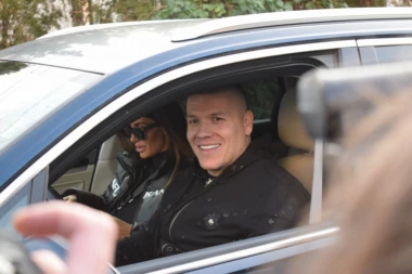 SLOBA I JELENA DANAS STAJU NA LUDI KAMEN U MANASTIRU NA ZLATARU: Evo gde će biti upriličen svadbeni ručak mladenaca! (FOTO)