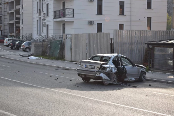 DIVLJAO BEZ DOZVOLE: Otkriveno ko je muškarac koji je DIVLJAČKOM vožnjom USMRTIO ženu na Karaburmi!
