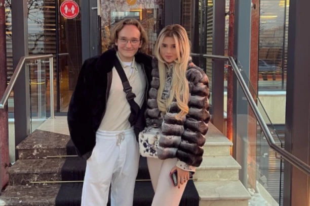 NASLEDNICA ŽELJKA MITROVIĆA STAJE NA LUDI KAMEN! Verila se Kristina, pokazala dijamant od 15.000 evra!