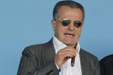 IKONA PARTIZANA, PUČISTA, ČOVEK KOGA SU OTERALI "GROBARI": Ko je Nenad Bjeković budući predsednik FSS?