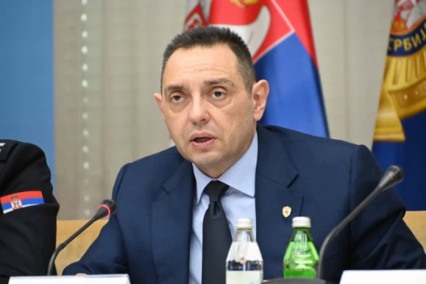 Vulin oštro! Sva lica koja su učestvovala u neredima biće identifikovana, SLEDE PRIJAVE!