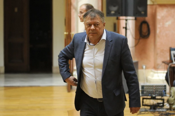 ODLUKA OI FSS O KRŠENJU PROPISA SE OČEKUJE: Prinudne mere zbog Tončeva?!