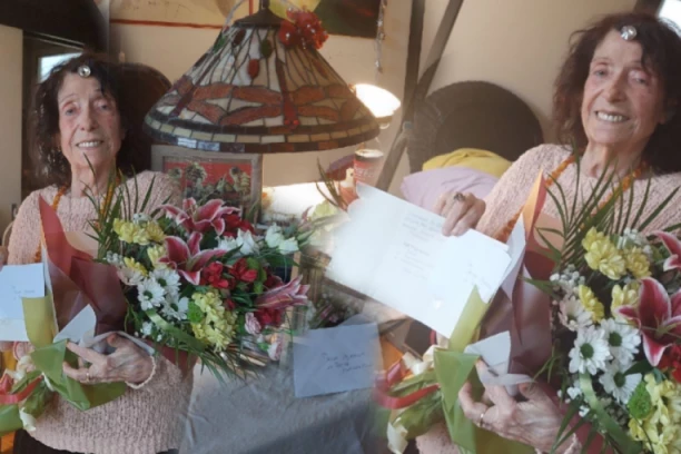 ŽIŽA STOJANOVIĆ PROSLAVILA 91 ROĐENDAN: Ekskluzivne fotke glumice, dobila POSEBAN POKLON Maje Gojković, dirljivom porukom je rasplakala! (FOTO)