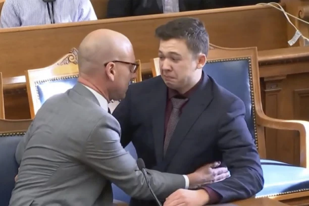 KAJL RITENHAUS NIJE KRIV: Tinejdžer oslobođen, iz kalašnjikova ubio dvoje na protestima u SAD! (FOTO)