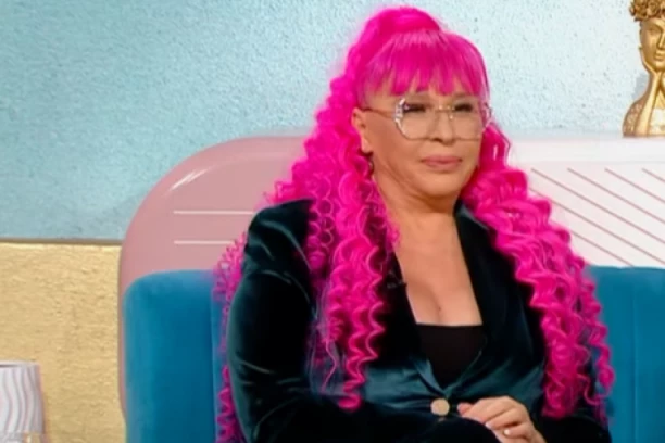 ZORICA BRUNCLIK ŠOKIRALA JAVNOST OBJAVOM: Pevačica ima DVOJNIKA, razlike gotovo i da nema! (FOTO)