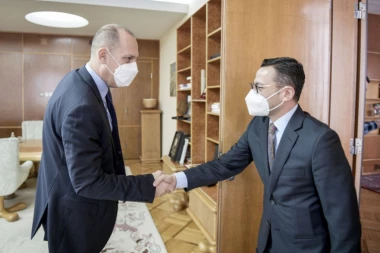 Direktor Fajzera u poseti Srbiji, razgovarao sa Lončarom