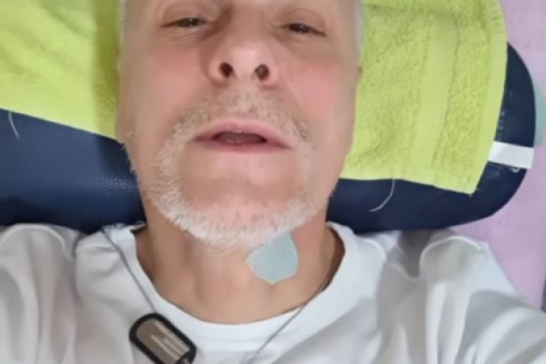 Đorđe David depilira bradu