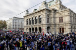 Antivakseri u Beču protestom ometali božićni šoping