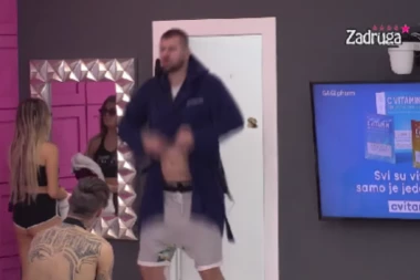 JANJUŠ SE SKINUO PRED ZADRUGARIMA, PA POZVAO NJU NA KUPANJE: Popustile mu sve kočnice, Maja ga dovele do ludila! (VIDEO)