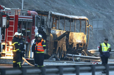 IZGOREO U ROKU OD 10 MINUTA: Prvi podaci iz istrage nesreće u Bugarskoj otkrivaju da je autobus bio star i remontovan, a ne noviji model kao što je izgledalo