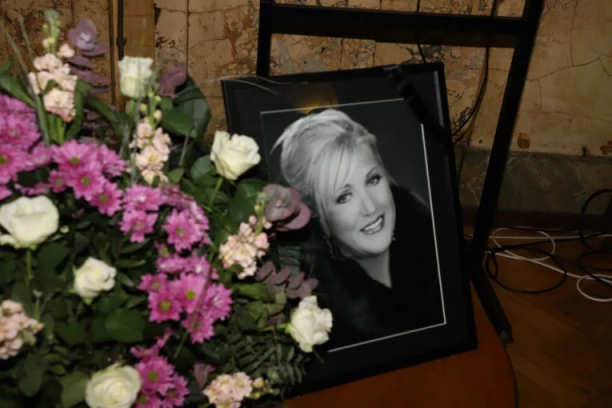 DIVIO SAM SE TVOJOJ SNAZI: Prijatelj Merime Njegomir održao SRCEPARAJUĆI GOVOR, pa otkrio DETALJ o njihovom POSLEDNJEM POZIVU! (VIDEO)