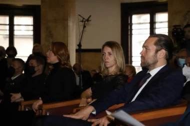 SRCEPARAJUĆE REČI ĆERKE JELENE ZAUSTAVLJAJU DAH: Ne krivi sebe mama, skupljam naše trenutke... (VIDEO)