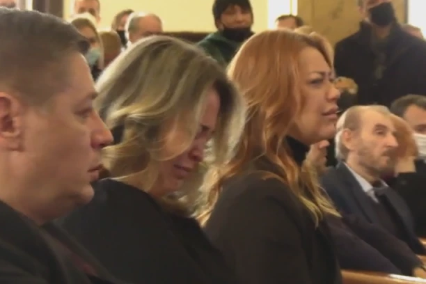 ĆERKAMA MERIME NJEGOMIR POZLILO OD BOLA: Milica i Ljubica se GUŠILE u suzama, potresna scena razara dušu! (VIDEO)