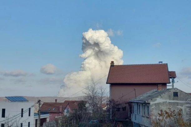 NAPETO NA KRUŽNOM PUTU: Vatrogasci izvukli povređenog posle eksplozije u fabrici!