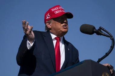 TRAMP SE VRATIO NA DRUŠTVENE MREŽE: Evo šta je poručio pratiocima