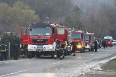 IT'S TERRIBLE UP THERE, SCREAMS CAN BE HEARD FROM THE FOREST: Horror continues in front of the factory - firefighters break through the forest in search of the missing