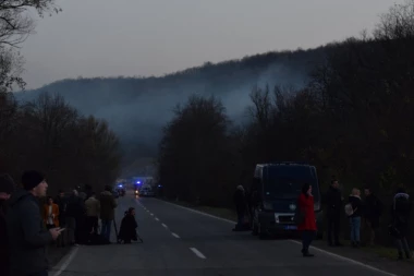 DRONOM SA TERMOVIZIJOM SE TRAŽE POGINULI I POVREĐENI! Nove informacije: Eksplodirao magacin sa 500 RAKETA sa po 30 kg raketnog gotiva!