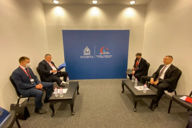 VULIN SA ZUBOVIM: Razgovarali o nastavku intenzivne saradnje u oblasti bezbednosti