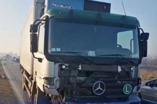 PETORO POVREĐENO! Teška nesreća na Ibarskoj magistrali kod Kraljeva!