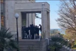 TET-A-TET SASTANAK! Putin izašao ispred rezidencije da sačeka predsednika Vučića! (VIDEO)