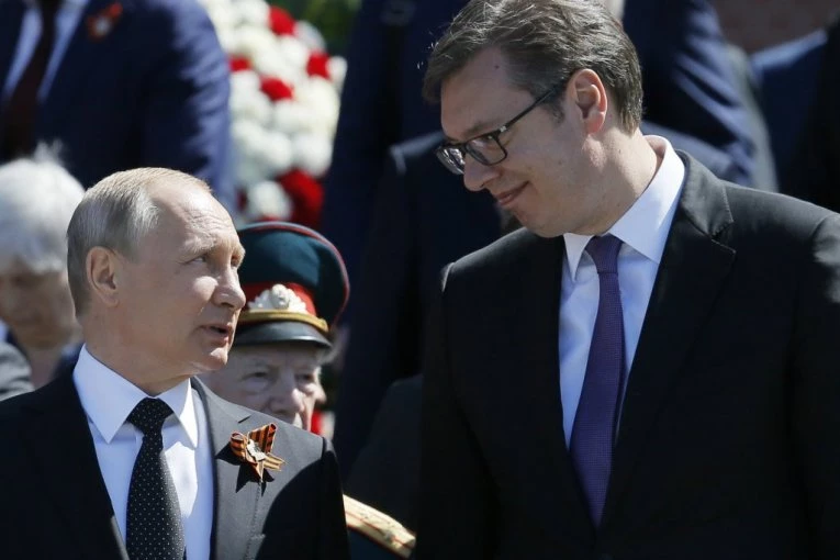 PUTINU NA DAR: Otkriveno šta je Vučić poklonio ruskom predsedniku! GOSPODSKI I SA STILOM!