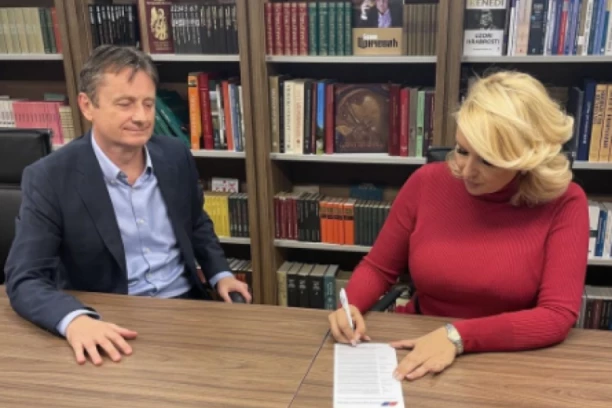 DARIJA KISIĆ TEPAVČEVIĆ SE SVRSTALA U REDOVE NAPREDNJAKA: Ministarka potpisala priistupnicu