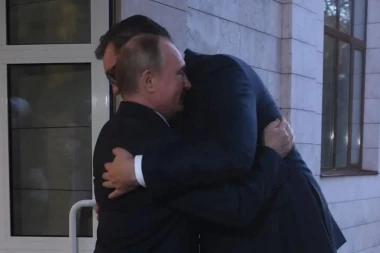 RUSSIAN MEDIA BUZZING WITH VUČIĆ'S ADDRESS: Serbia's decision makes headline news in Russia!