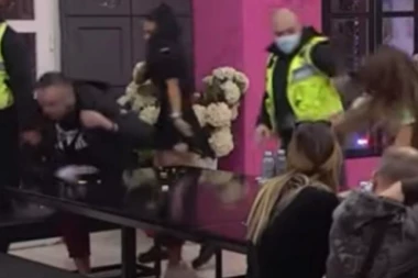 OBEZBEĐENJE MORALO DA REAGUJE! Dalila kao furija skočila na Filipa, on joj uzvratio: LETELO SVE PO ZADRUZI! (VIDEO)