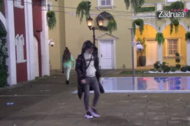 DOK SE BUDEŠ BAVIO KALKULACIJAMA, NEĆEŠ DOBRO PROĆI: Dalila ponovo pokušala da priča sa Dejanom, on je ŽESTOKO ODBRUSIO! (VIDEO)