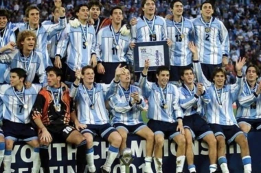 KRAJ JOŠ JEDNE FUDBALSKE MAGIJE: Slavni Argentinac ZAVRŠIO KARIJERU (VIDEO)