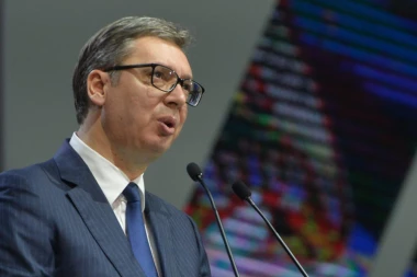 PREDSEDNIK VUČIĆ ZAKAZAO SEDNICU: Predsedništvo SNS 7. marta