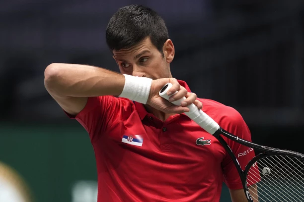 AMERICAN JOURNALIST HIT NOVAK ONCE AGAIN BUT ENDED UP BEING RIDICULOUS! He finally admitted his mistake!